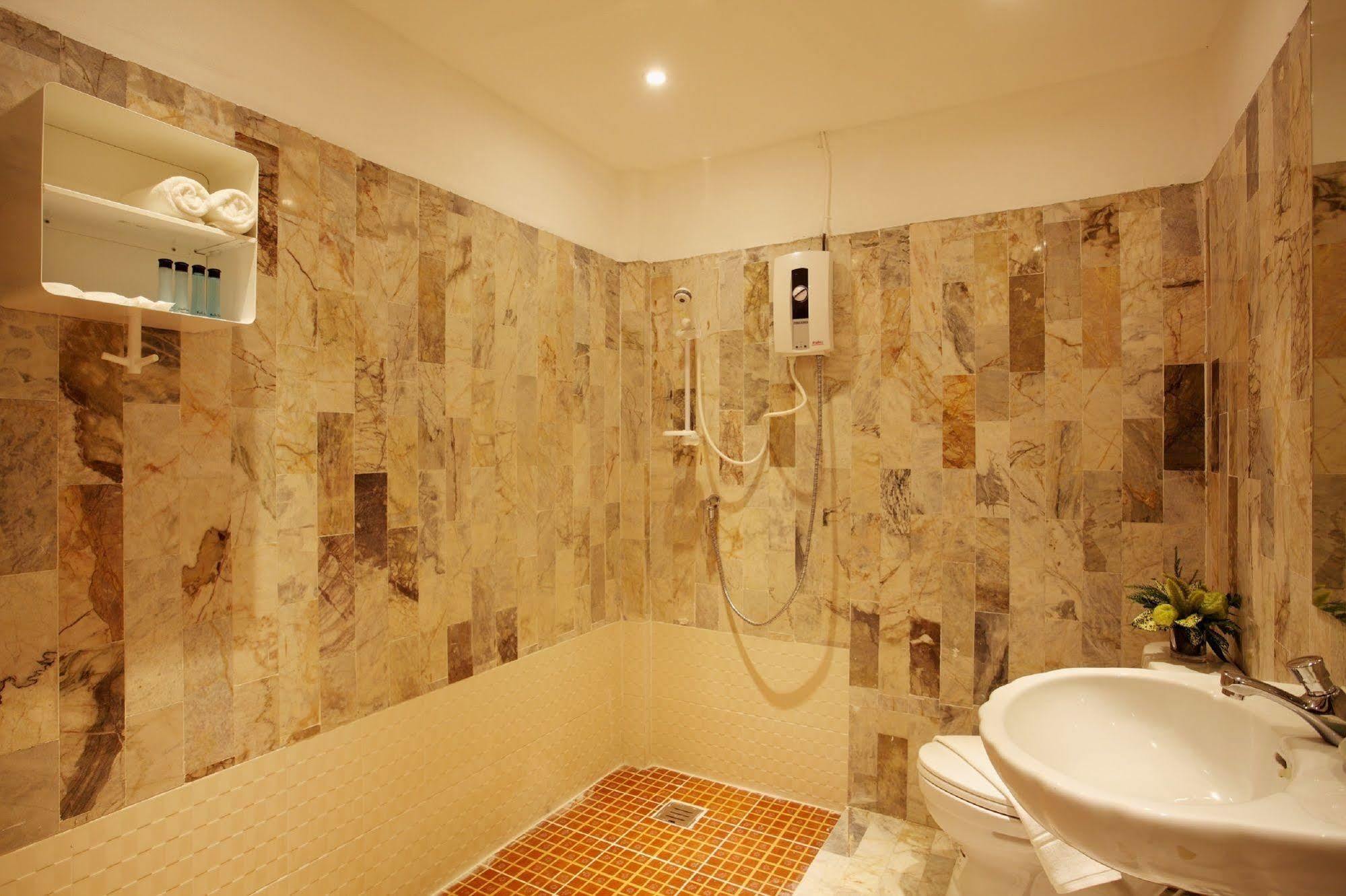 Safari Beach Hotel Patong Εξωτερικό φωτογραφία