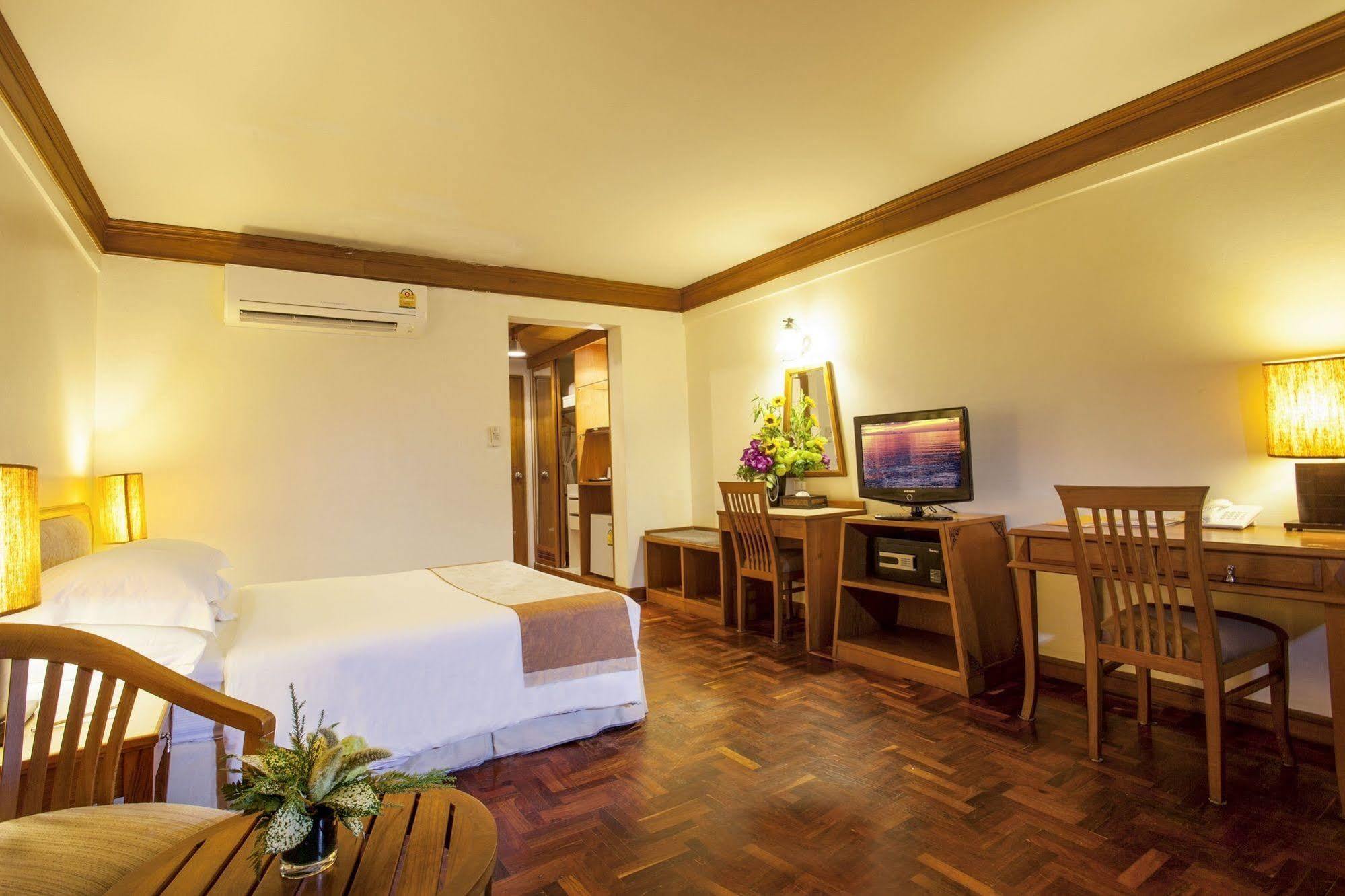 Safari Beach Hotel Patong Εξωτερικό φωτογραφία